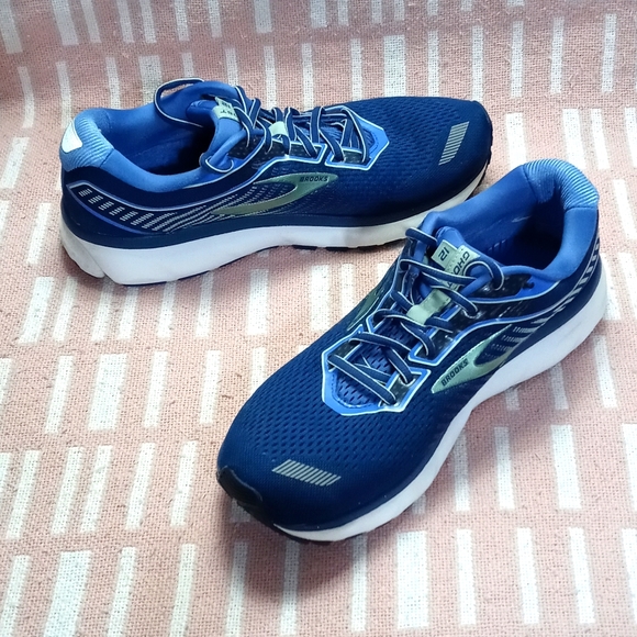 brooks ghost 12 womens size 11